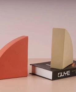 The-Golden-Triangle-India Skala - Quadrant Curved Block - Coral Artefacts