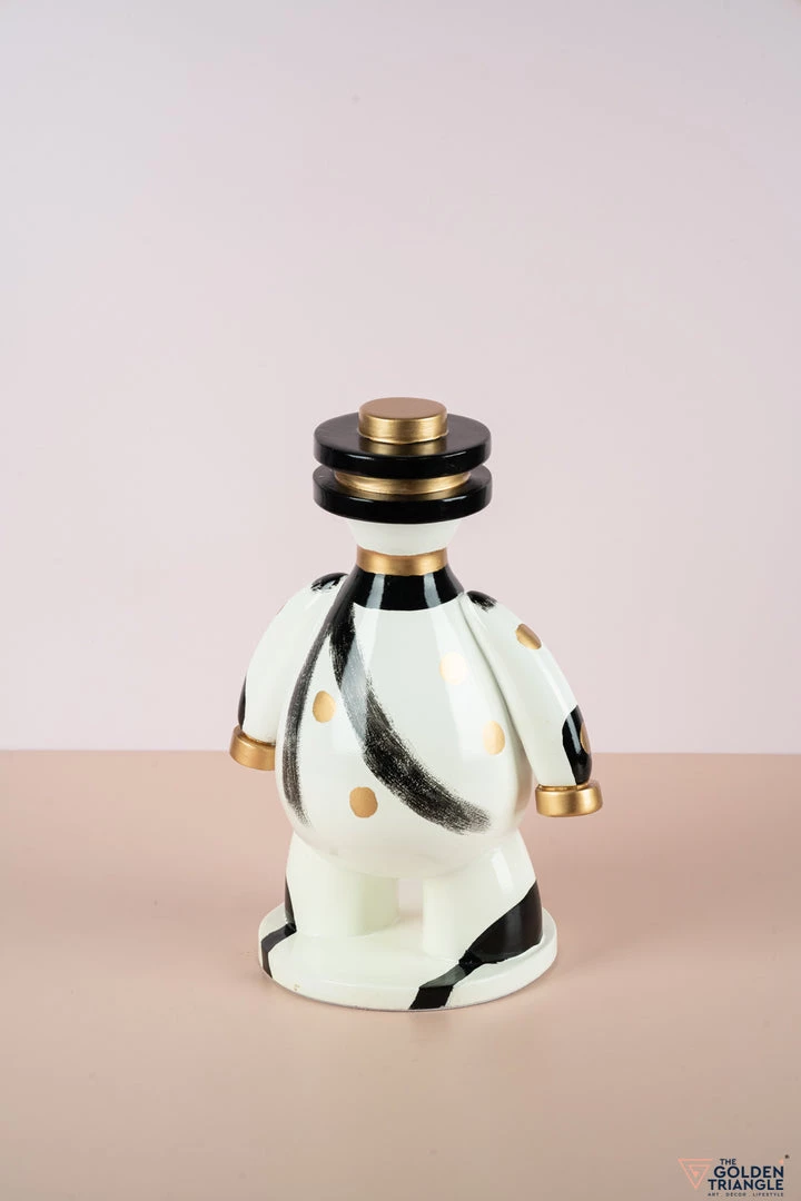 The-Golden-Triangle-India Artefacts Kapelo - Tall Hat Man - Polka Dots 4 The-Golden-Triangle-India Artefacts Kapelo - Tall Hat Man - Polka Dots