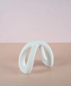 The-Golden-Triangle-India Knott Desktop Sculpture - White Artefacts