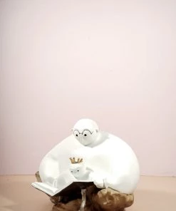 The-Golden-Triangle-India Crown Prince Reading A Book Artefacts