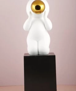 The-Golden-Triangle-India Artefacts Bounty - Sitting - White