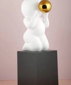 The-Golden-Triangle-India Artefacts Bounty - Sitting - White