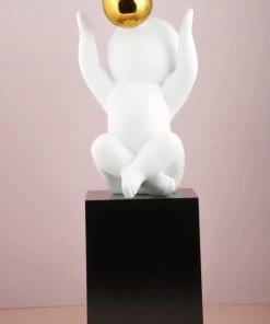 The-Golden-Triangle-India Bounty - Hands Up - White Artefacts