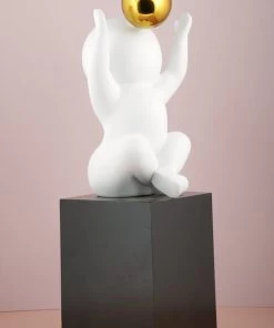 The-Golden-Triangle-India Bounty - Hands Up - White Artefacts