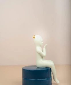 The Golden Triangle India Artefacts Girl Sitting On A Disk - Blue