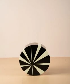 The-Golden-Triangle-India Illusion Circular Box