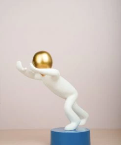 The-Golden-Triangle-India Willy - Surfing Figurine