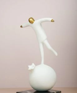 The-Golden-Triangle-India Willy - Figurine Standing On A Ball
