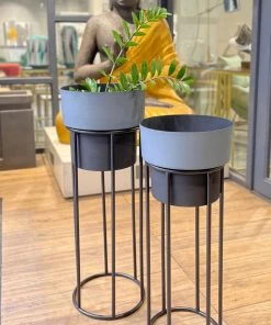 The-Golden-Triangle-India Arzola Two Tone Planter - Black & Gray