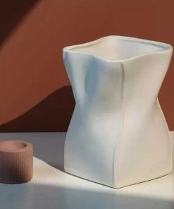 The-Golden-Triangle-India Noni Nordic Ceramic Vase - White